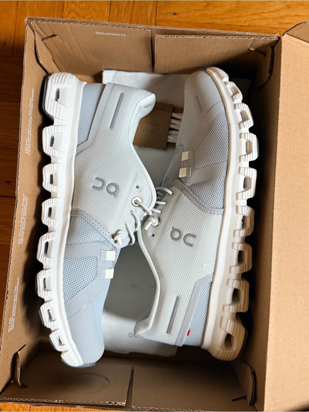 On Cloud 6 Women's Running Shoes in Glacier/White Size 7.5